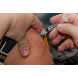 Covid-19 : 250 personnes vaccinées avec des doses périmées !