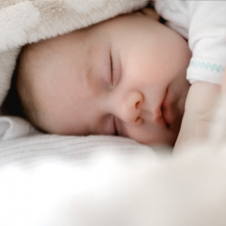 Comment utiliser les bruits blancs pour endormir bébé plus facilement ?