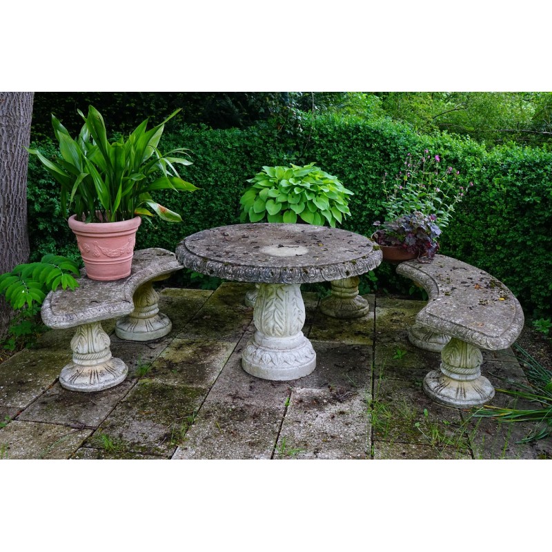 Salon de jardin table en pierre