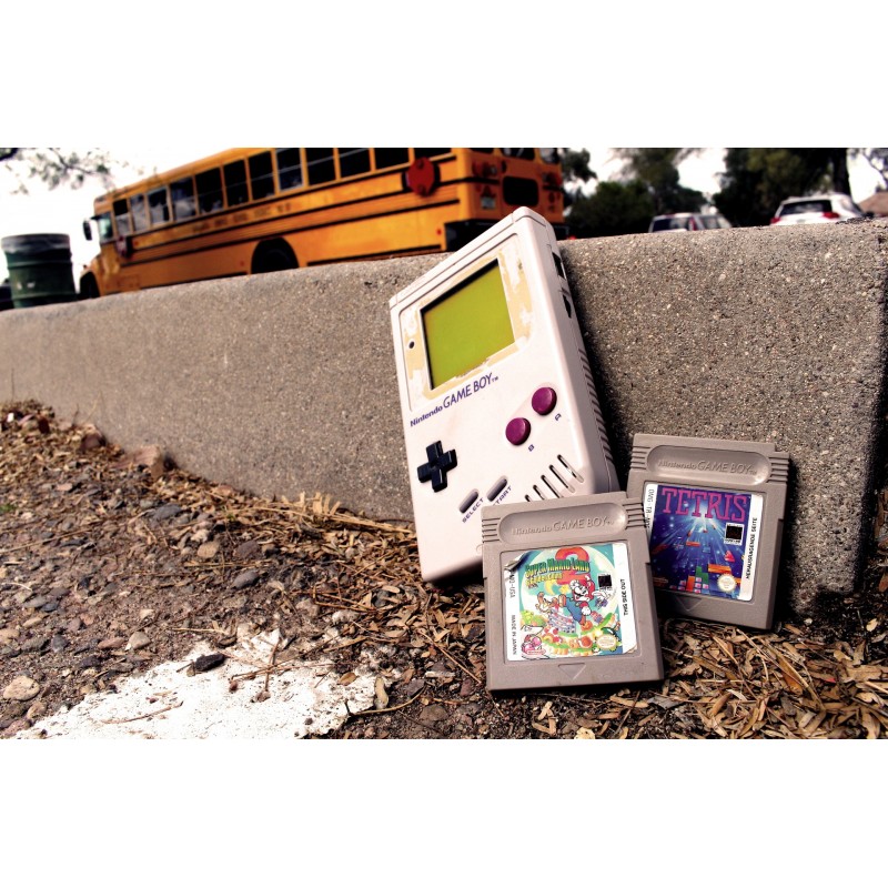 Game Boy avec deux cartouches de jeux