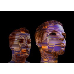 Un homme et une femme avec des codes informatiques sur leur visage