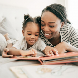 Pourquoi la collection Gründ est la meilleure pour les tout petits ? - maman et bébé lisent ensemble