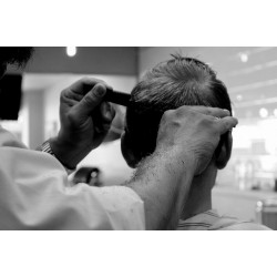 Coiffeur pour homme coupe cheveux d\'un client