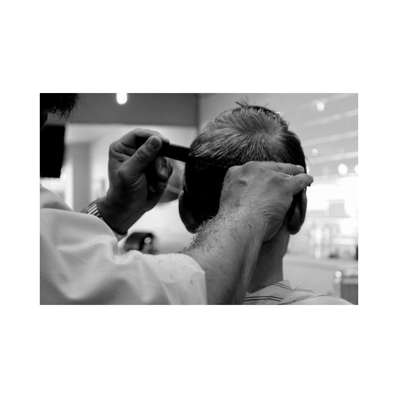 Coiffeur pour homme coupe cheveux d\'un client